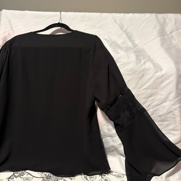 Calvin Klein - Picture 2 of 6